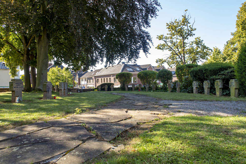 Duitse Oorlogsgraven en Monument Merzenich #5