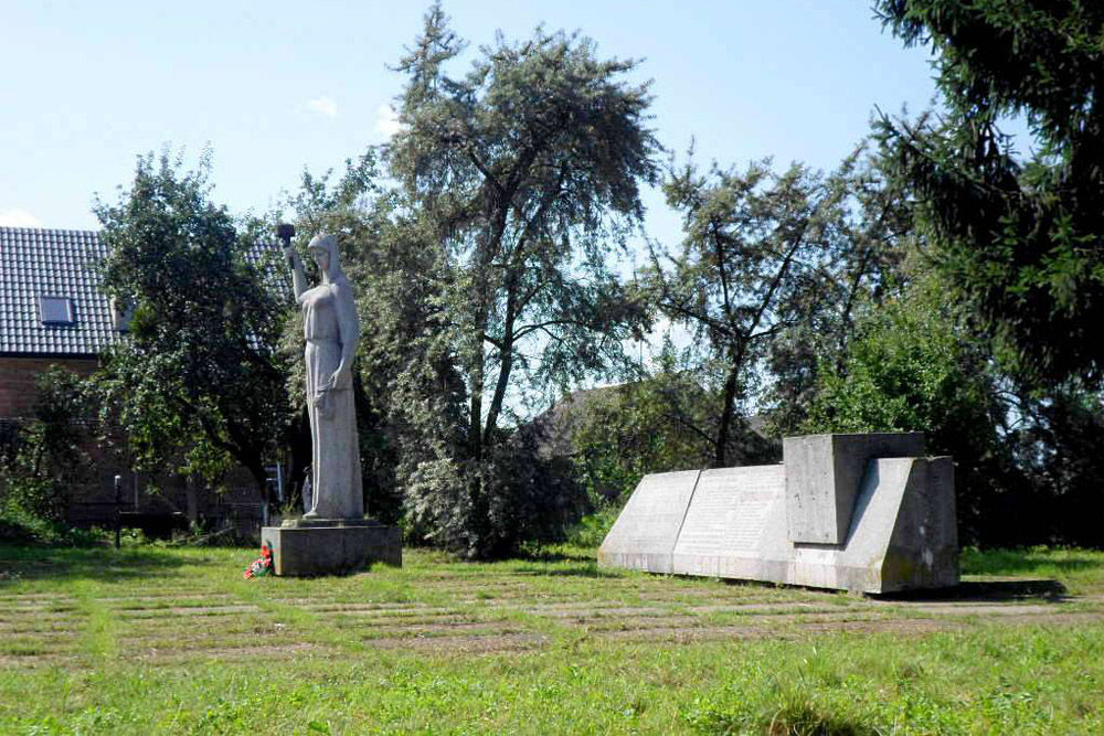 Symbolic Mass Grave Soviet Soldiers Pokorytsya #1