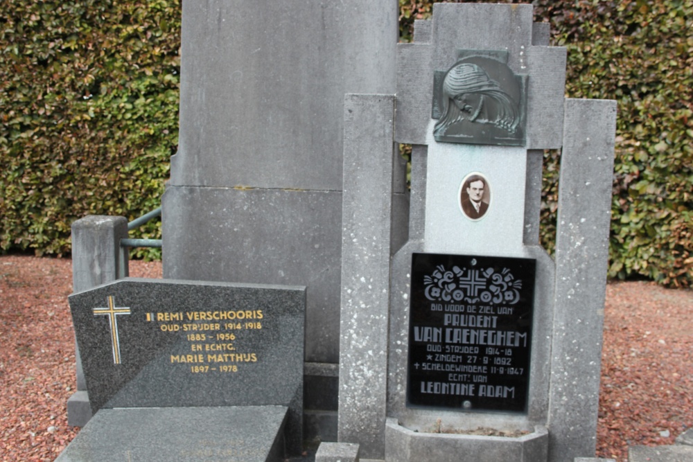 Belgian Graves Veterans Scheldewindeke Churchyard #1