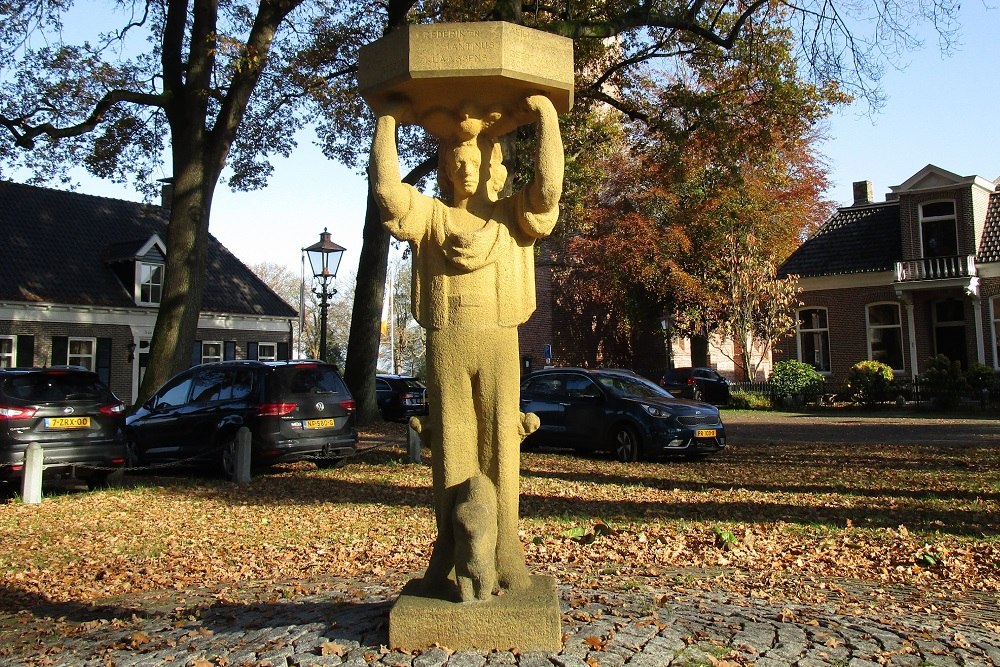 Oorlogsmonument Rolde #2