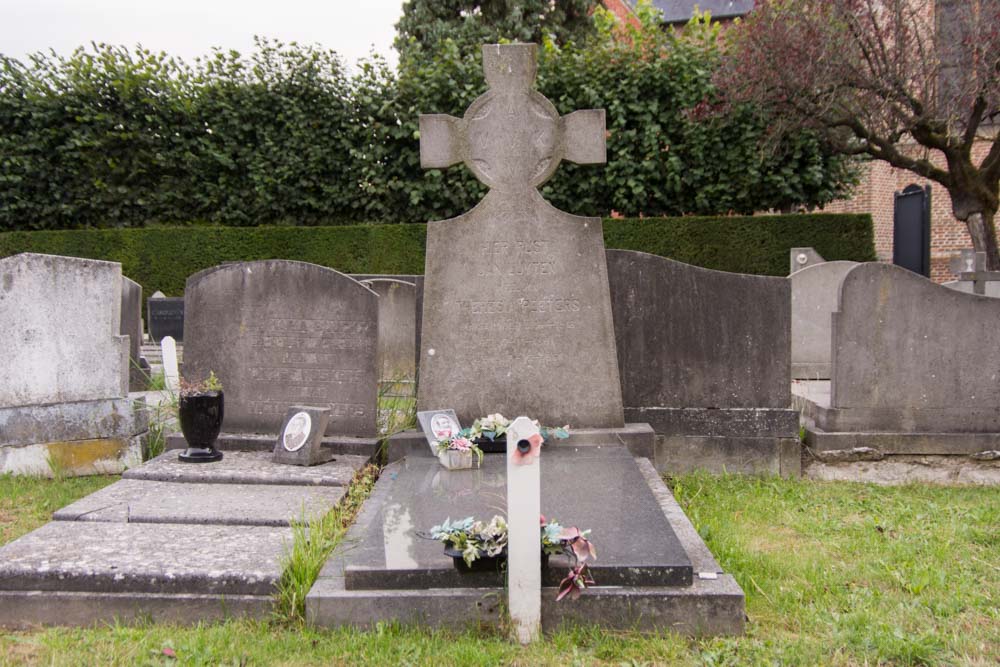 Belgian Graves Veterans Oud-Turnhout #1