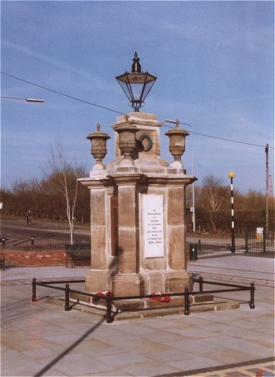 Oorlogsmonument Fazeley #1