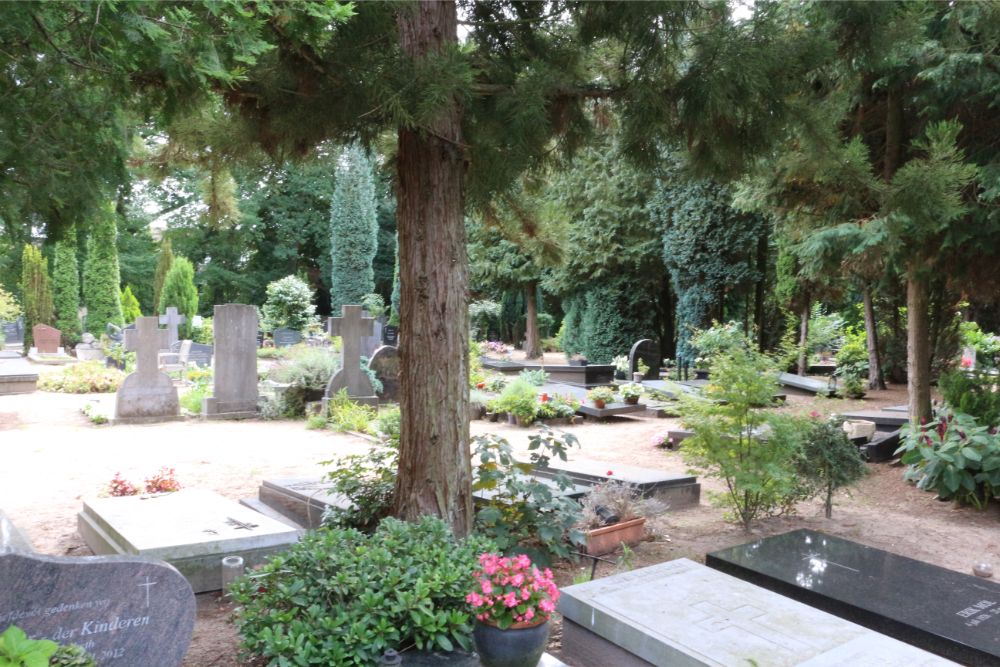 Dutch War Graves Roman Catholic Cemetery Vught #3