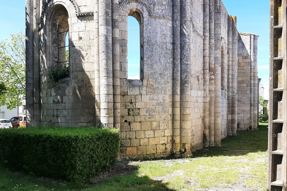 Ruïne Kerk La Rochelle #2