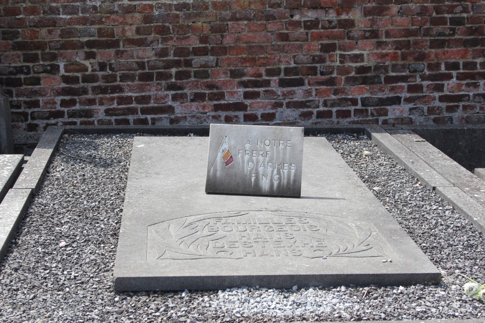 Belgian Graves Veterans Haneffe Churchyard #2