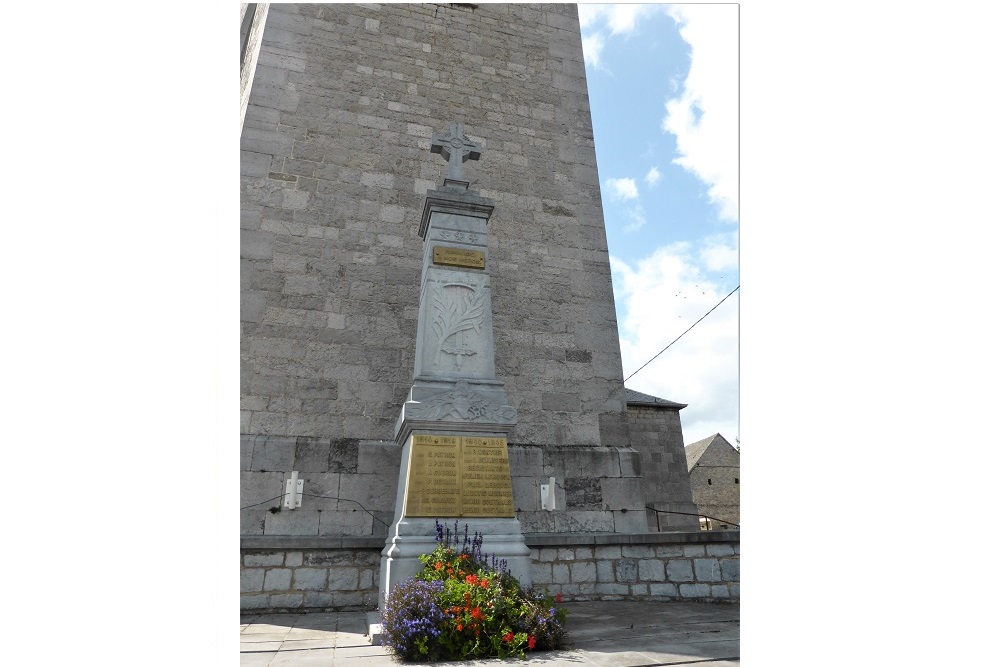 Oorlogsmonument Senzeilles #1