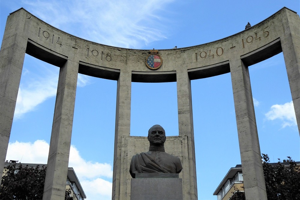 Monument Verzetsstrijder Louis Schmidt #2