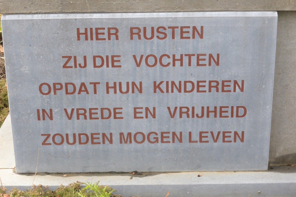 Oorlogsmonument en Herinneringsvlam Oudstrijders Leuven #5