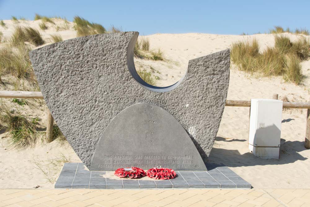 Monument Operation Dynamo and Hotel Kursaal De Panne