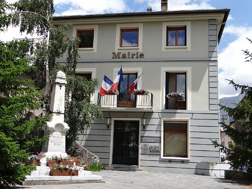 War Memorial Lanslebourg-Mont-Cenis #1