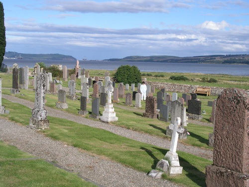 Commonwealth War Graves Kirkmichael Old Churchyard