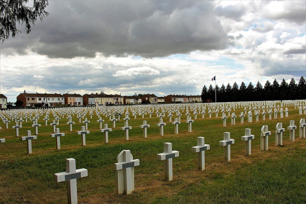 War Cemetery Montdidier #4