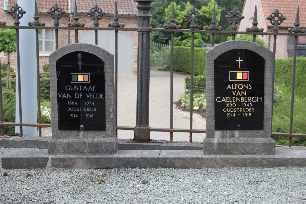 Belgische Graven Oudstrijders Zonnegem Kerkhof #3