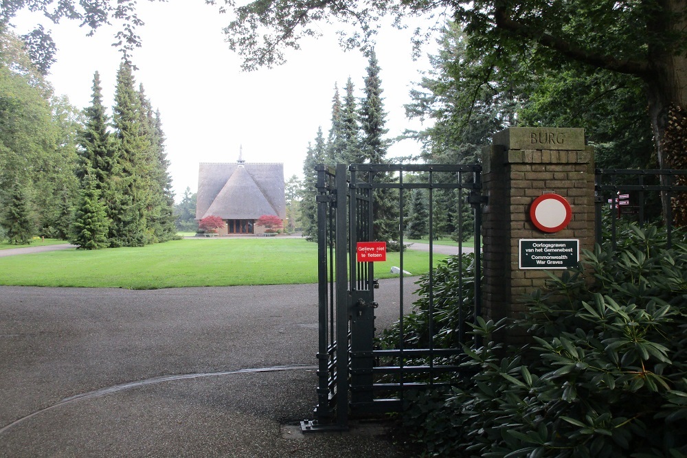 Commonwealth War Graves General Cemetery Kranenburg Zwolle