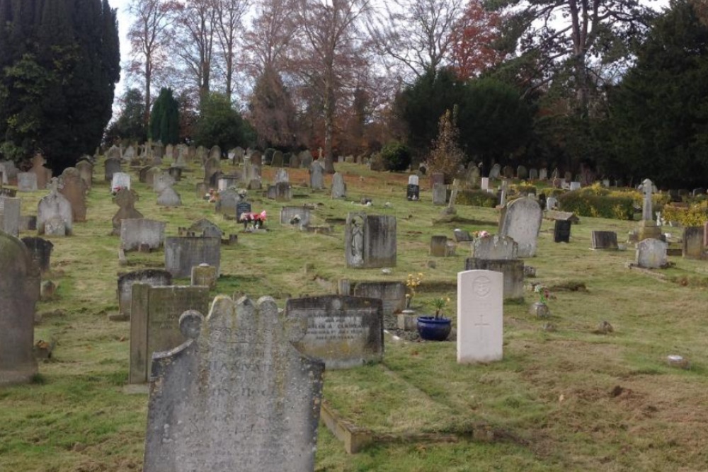 Commonwealth War Graves Hadleigh Cemetery #1