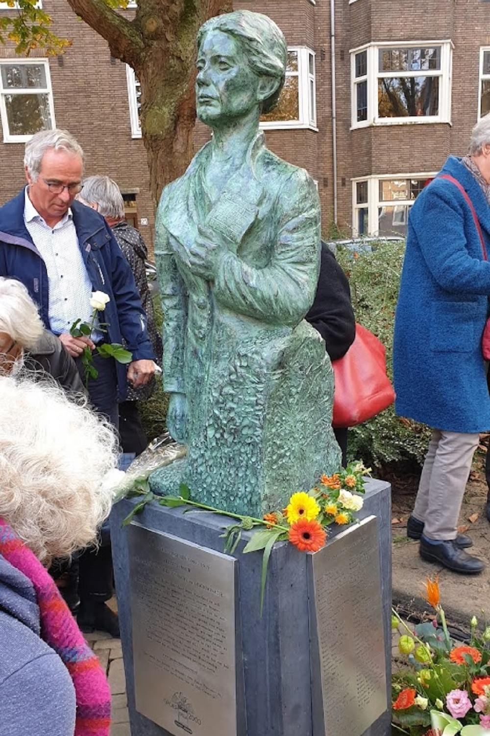 Bronzen Beeld Jacoba Van Tongeren #2