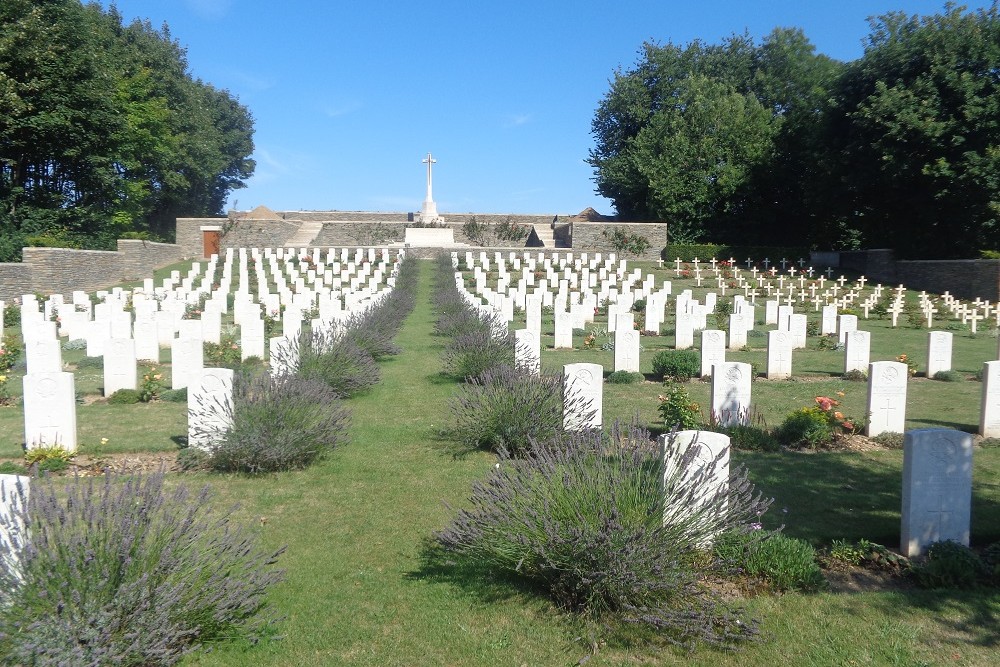 Commonwealth War Cemetery Bellacourt