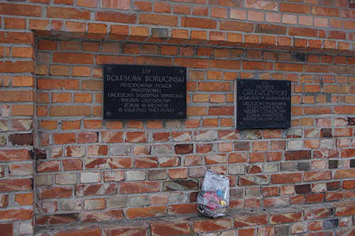 Plaques Victims Katyn