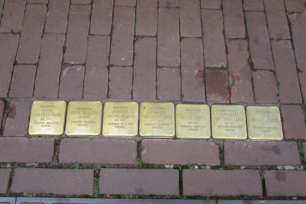 Stumbling Stones Achter het Stadhuis 10