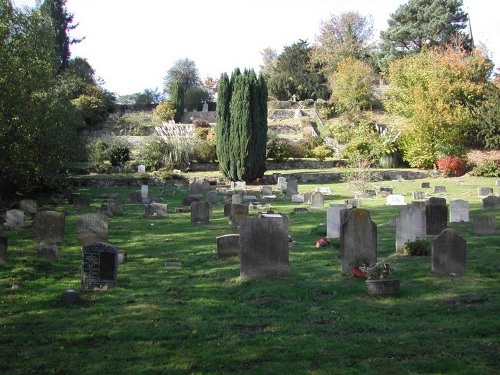 Commonwealth War Graves St Margaret Churchyard