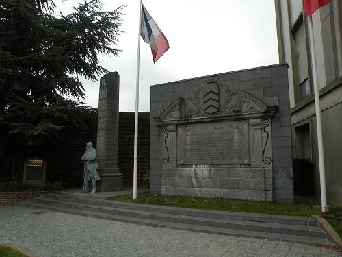 Oorlogsmonument Hautmont #1