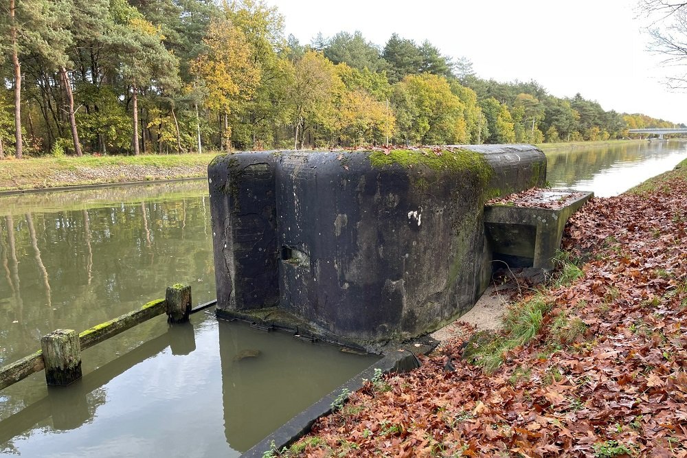 Bunker 9 Grensstelling Bocholt-Herentals Kanaal #1