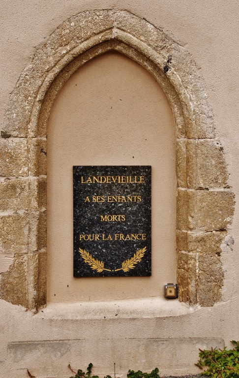 Oorlogsmonument Landevieille #1