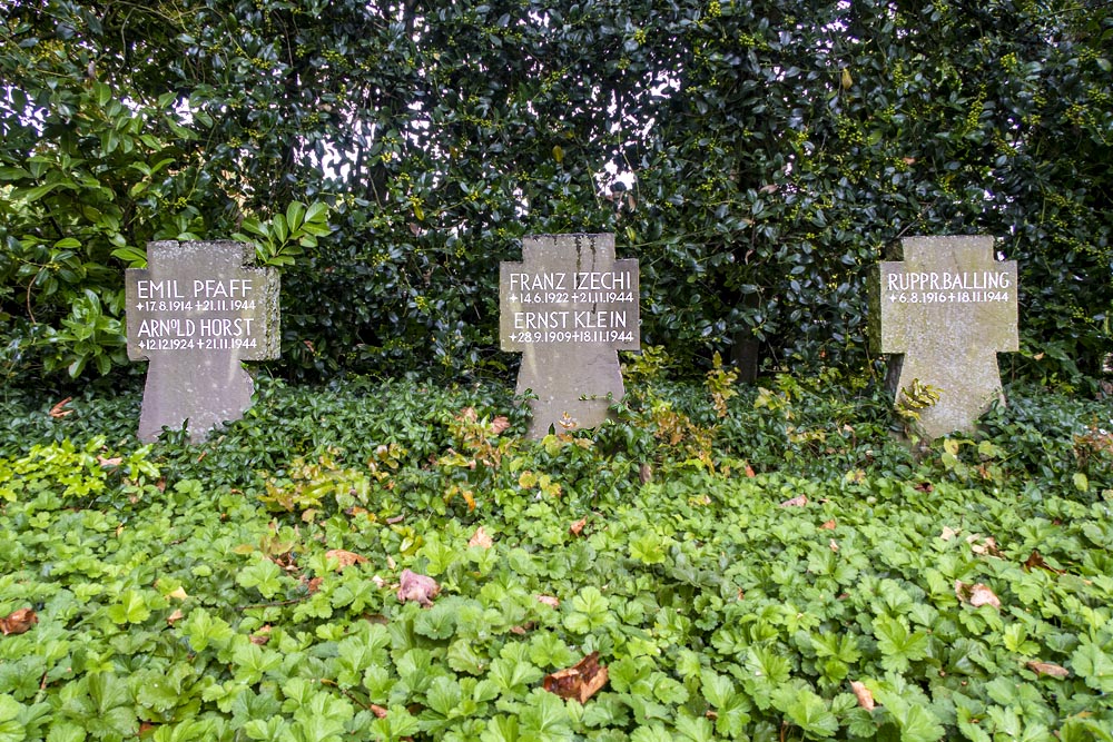 Duitse Oorlograven en Monument Houverath #2