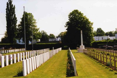 Oorlogsgraven van het Gemenebest Maubeuge