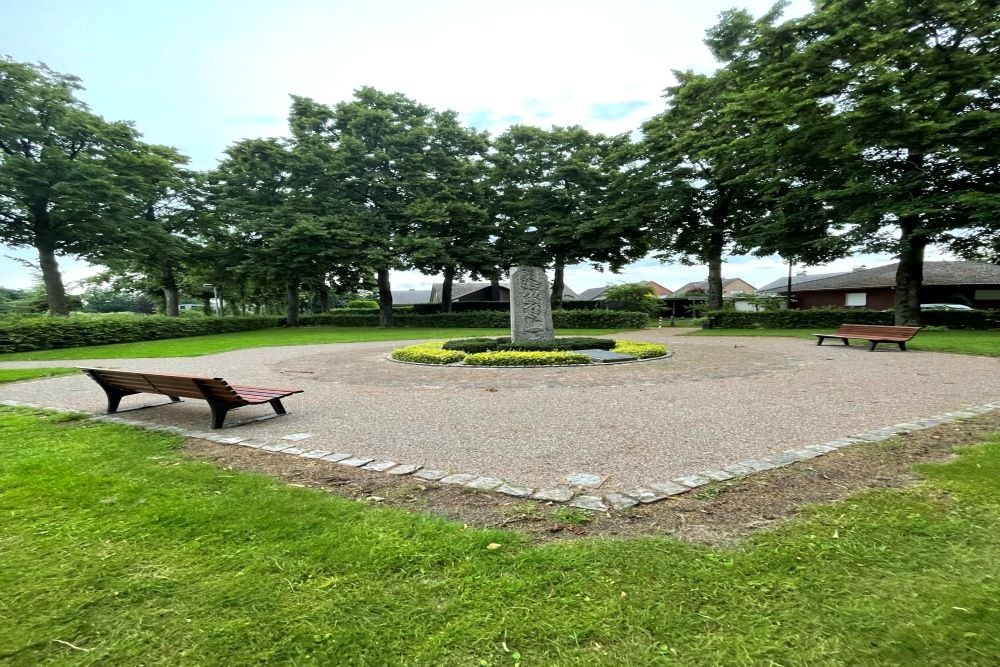 War Memorial Ottenstein #4