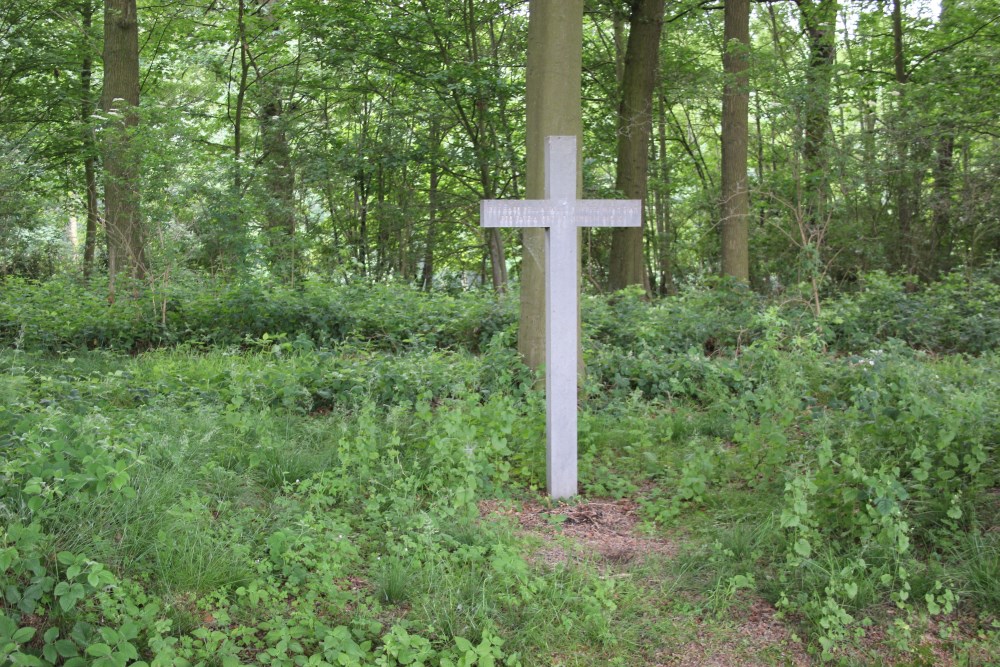 Memorial Cross Baron Della Faille D'Huysse #1