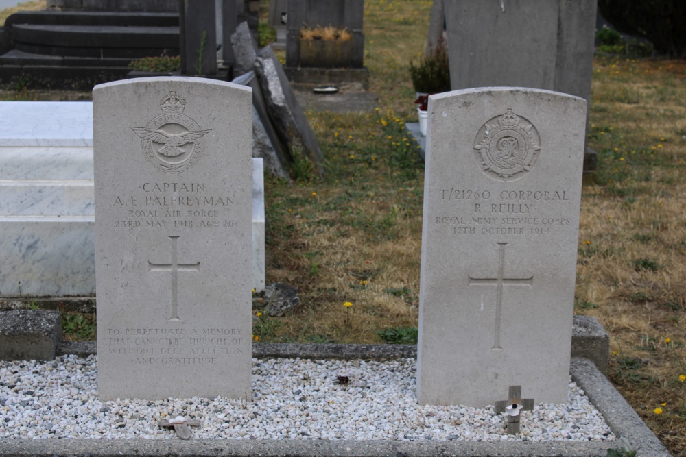 Commonwealth War Graves Ruddervoorde #3