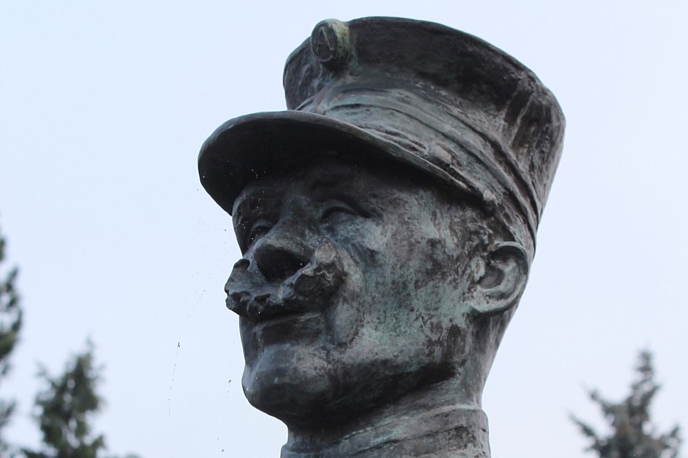 Monument Kapitein Gilson Aarschot #4