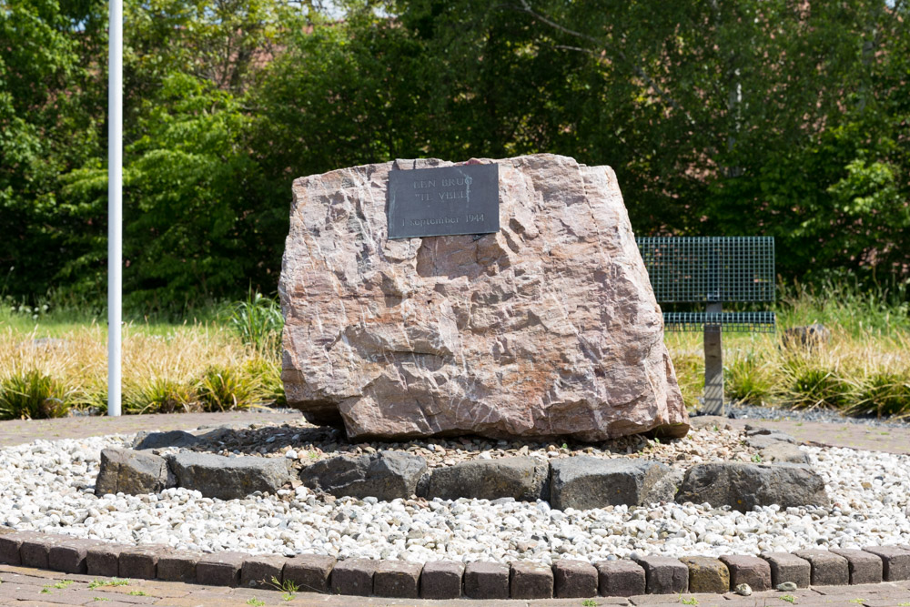 Monument Een Brug te Veel