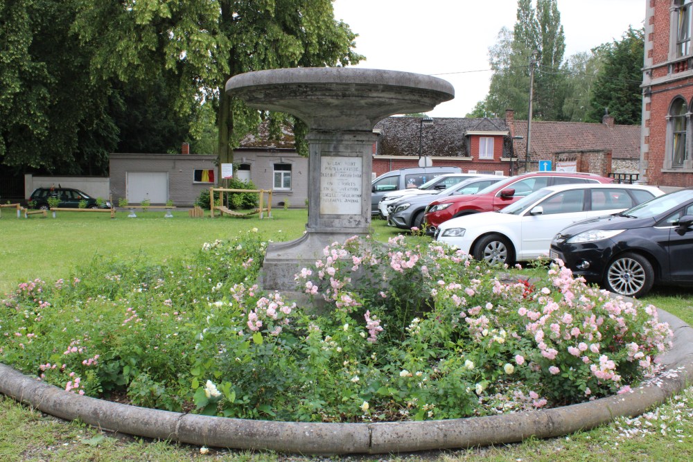 Oorlogsmonument Ville-Pommeroeul #1