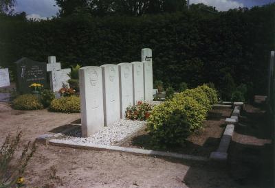 Oorlogsgraven van het Gemenebest Rooms Katholieke Begraafplaats Eerde #2