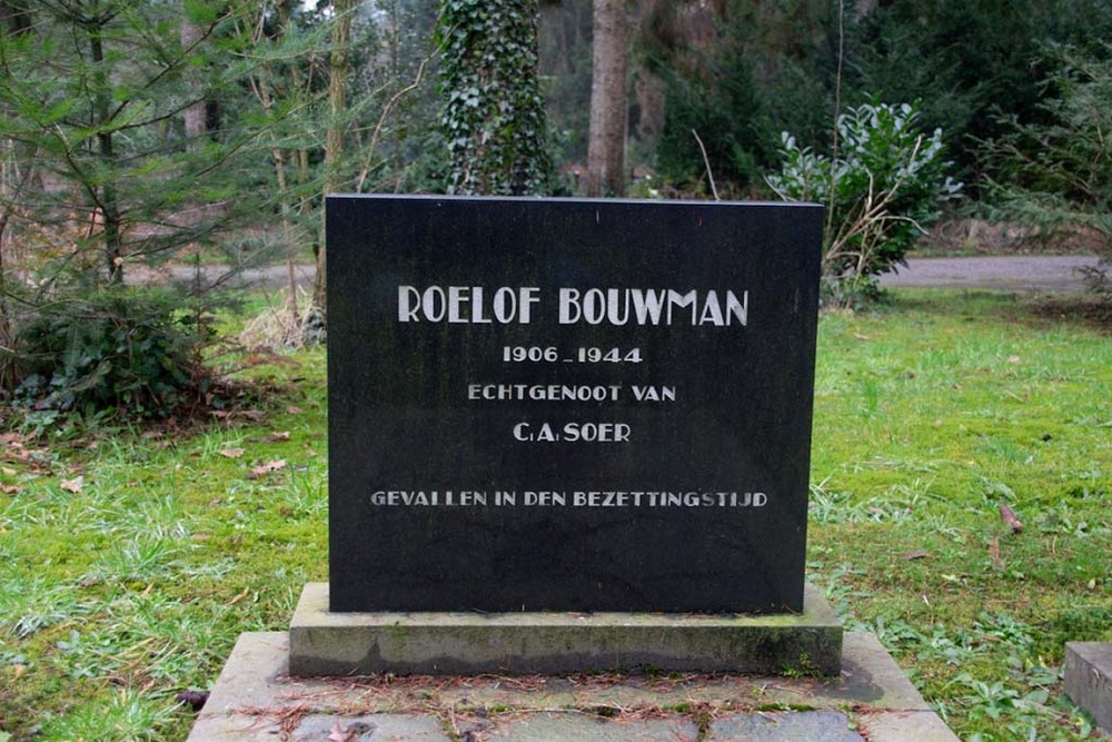 Dutch War Graves Municipal Cemetery Emmen #3