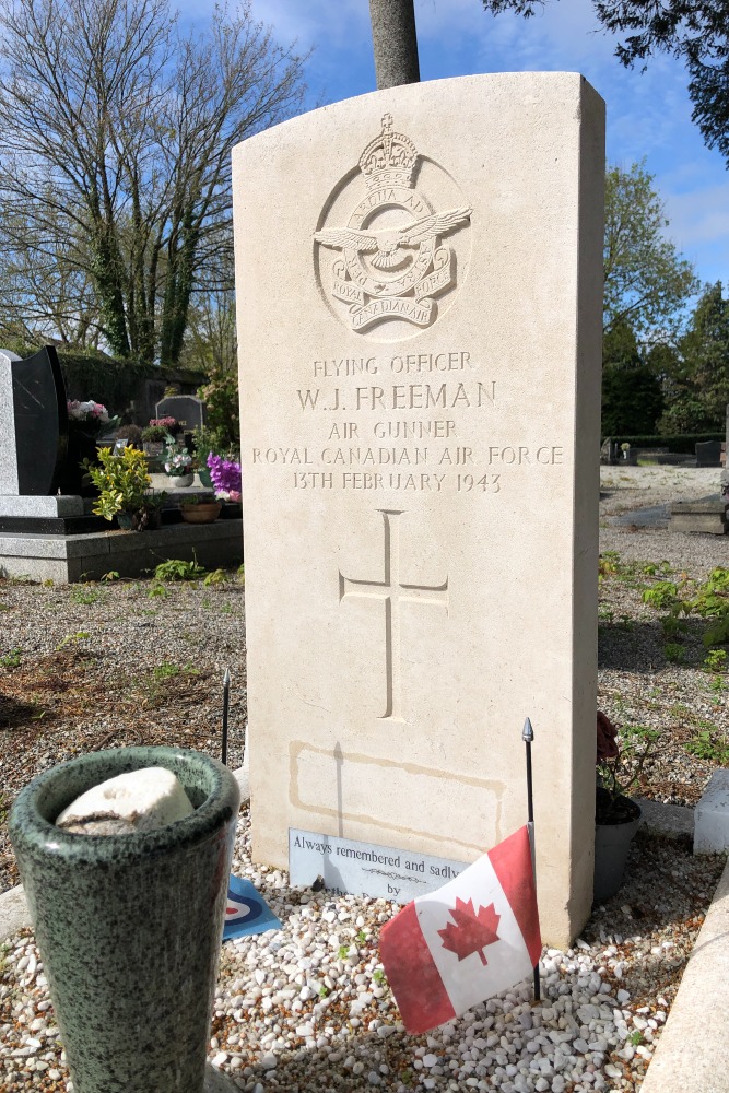 Commonwealth War Grave Carhaix-Plouguer #1