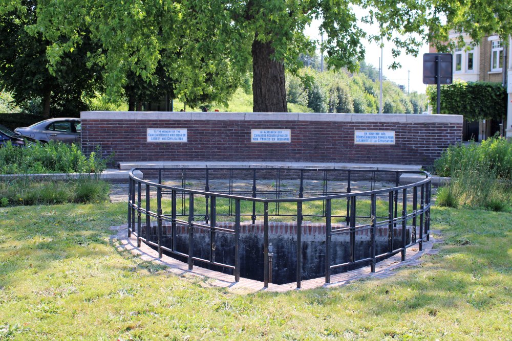 Monument Bevrijding van Brugge #2