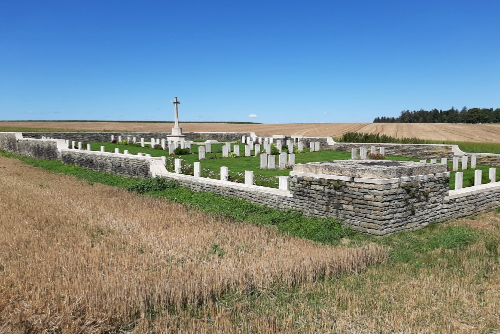 Commonwealth War Cemetery Mesnil Ridge #4