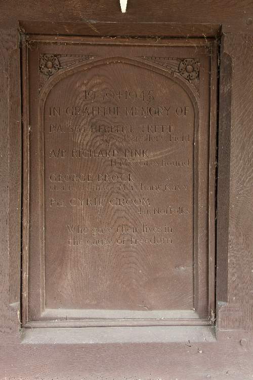 Oorlogsmonument Surlingham #3