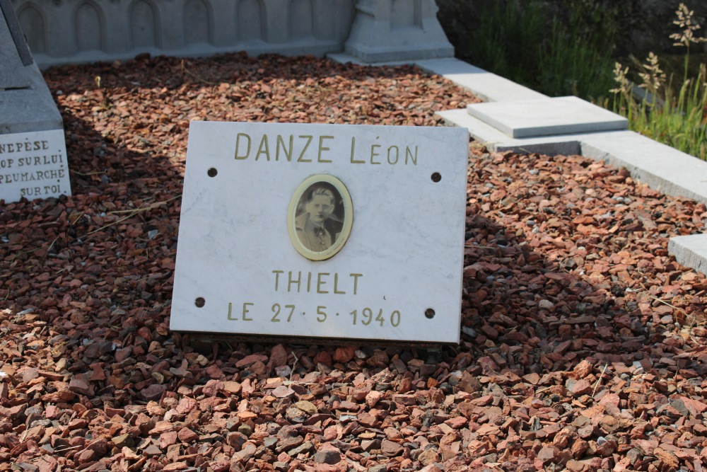 Belgische Oorlogsgraven Huccorgne #4