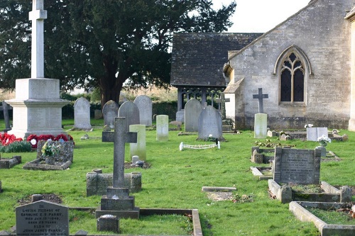 Commonwealth War Graves St Saviour Churchyard