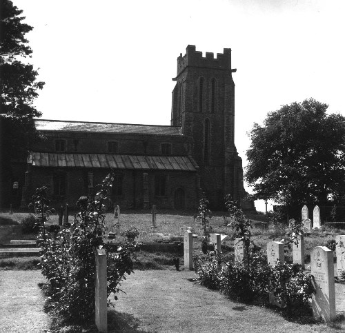 Oorlogsgraven van het Gemenebest Holy Cross Churchyard #1