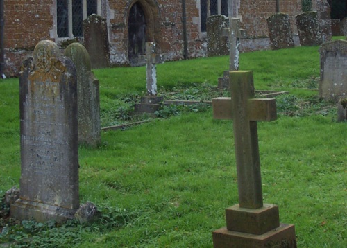 Commonwealth War Grave St. Peter and St. Paul Churchyard