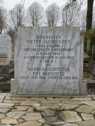 Dutch War Graves Klaaswaal #2