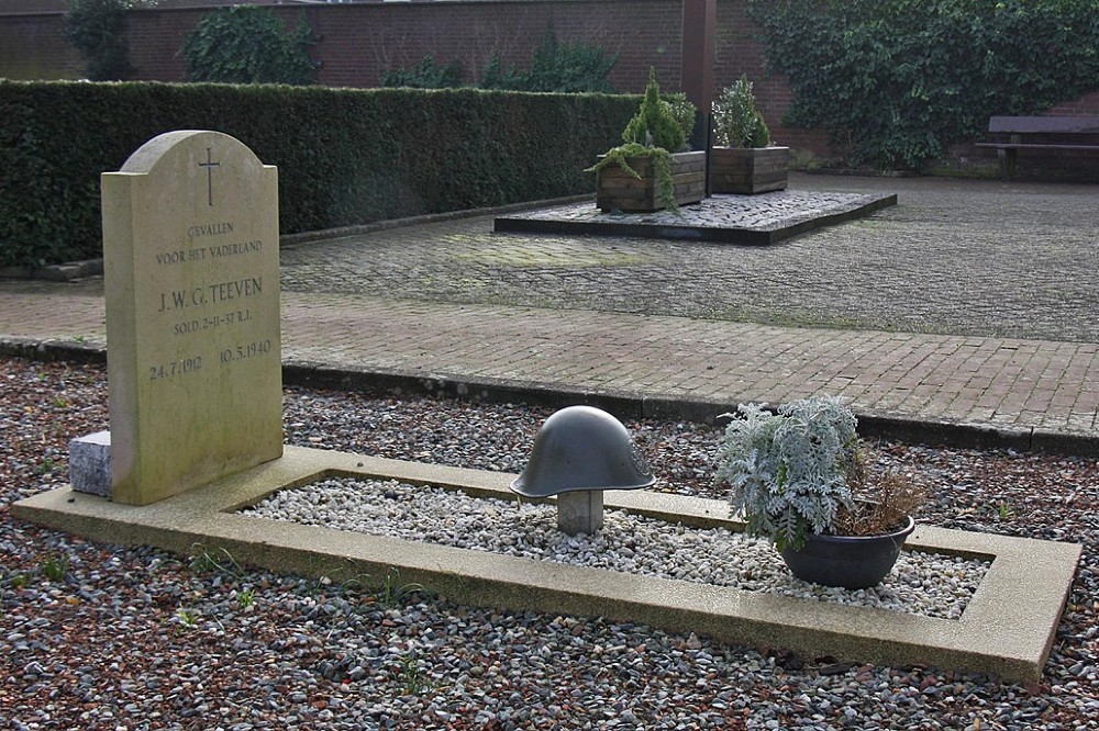 Dutch War Grave Roman Catholic Cemetery Buchten #3