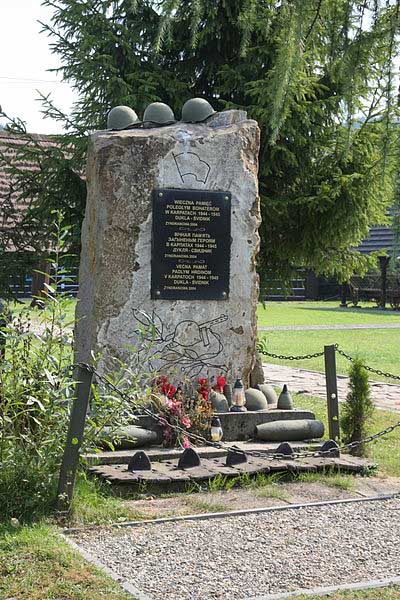 Oorlogsmonument Skansen-Cultuur Museum Zyndranowa #3