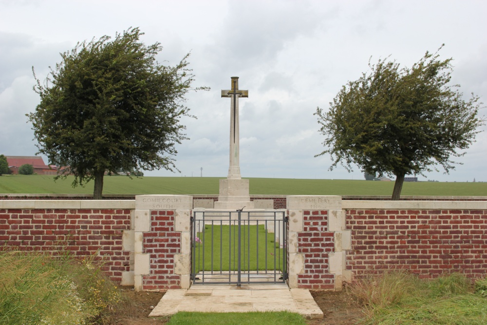 Oorlogsbegraafplaats van het Gemenebest Gomiecourt South #1