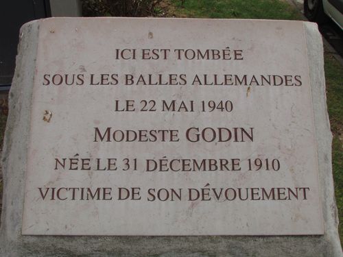 Monument Modeste Godin Saint-Valery-sur-Somme #2
